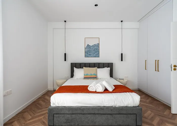 Modern Luxury 2br|park View & Balcony